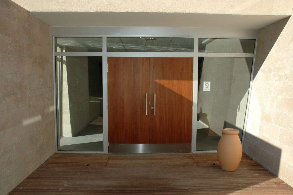 Conception et Agencement du crématorium d'Aubagne respect du lieux et des matières